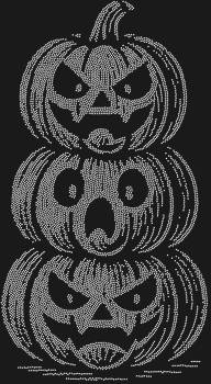 Трафарет из страз «Три тыквы» с 7594 сверкающими камнями подарит вашему образу осеннее волшебство, где каждая тыковка шепчет свою добрую сказку.