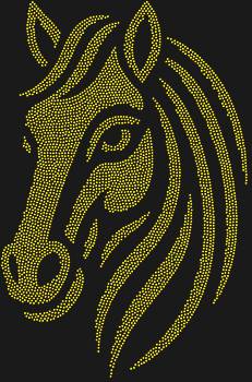 «Лошадь», сотканная из 3966 сияющих страз, оживает, унося в мир грации и свободы, где каждый взгляд — это искра энергии.