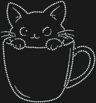 Котик, выглядывающий из кружки, оживает под лучами света благодаря 474 искрам страз, приглашая в мир уютных грёз и нежности.