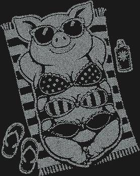 Свинка-курортница, искрящаяся 10226 драгоценными стразами, приглашает в мир беззаботного счастья и пляжных грёз, где каждый блик – это обещание летнего чуда.