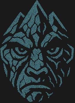 Трафарет из страз «Маска Дух Горы», сияющий 3823 сверкающими гранями, окутает ваше творение мистической аурой древних вершин, где застыло эхо веков.