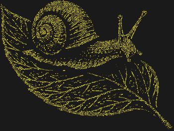 Рисунок из страз «Улитка» (3607 штук) – это нежное сияние, что замерло в ожидании, словно утренняя роса на листе: создайте свою маленькую сказку, искрящуюся тысячами граней.