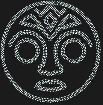 Африканская маска Чимало, усыпанная 1656 стразами, воплощает дух древнего Конго, застывший в лучах мерцающего великолепия.