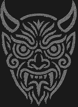 Трафарет из страз «Маска Лицо Демона - Малайзия» — это 3727 ослепительных искр, застывших в демоническом танце, готовых вдохнуть мистику в ваш мир.